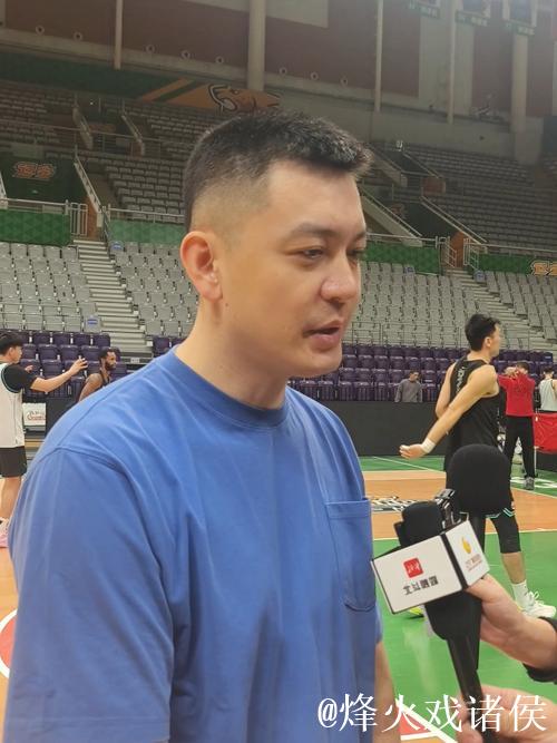 杨鸣慧眼识珠!辽宁队奇兵5记三分斩获19分,辽蜜直呼真棒 杨鸣慧眼识珠!辽宁队奇兵5记三分斩获19分,辽蜜直呼真棒